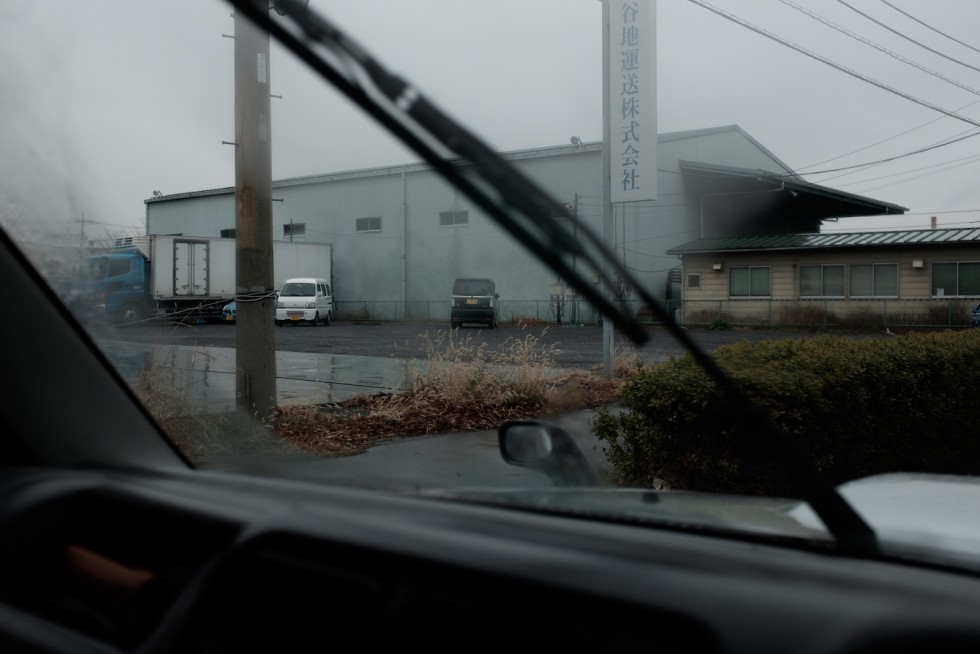 車窓から雨を眺める Fujifilm X100T Fujinon 35mm F2