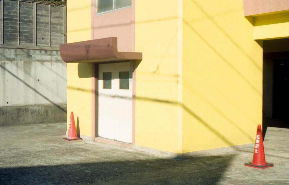 黄色い建物 Leica M3 Elmar 50mm F2.8 Kodak Kodacolor 400
